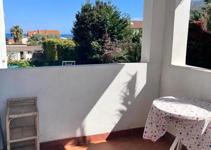 Гостевой дом La Desiree, De La Non Mitoyenne, Entierement Renovee, 3 Pieces, Climatise, Parking Prive Dans 120m2 De Jardin 3*