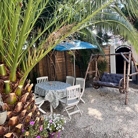 Pensión La Désirée, De La Non Mitoyenne, Entièrement Rénovée, 3 Pièces, Climatisé, Parking Privé Dans 120m2 De Jardin Antibes