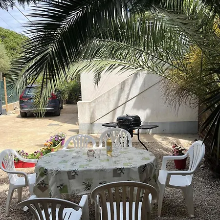 Pensión La Désirée, De La Non Mitoyenne, Entièrement Rénovée, 3 Pièces, Climatisé, Parking Privé Dans 120m2 De Jardin