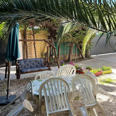 La Désirée, De La Non Mitoyenne, Entièrement Rénovée, 3 Pièces, Climatisé, Parking Privé Dans 120m2 De Jardin Pensión 3*